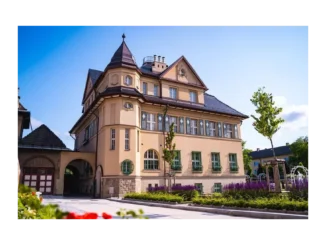 Vila Grossmann v Ostravě s novým elegantním mobiliářem