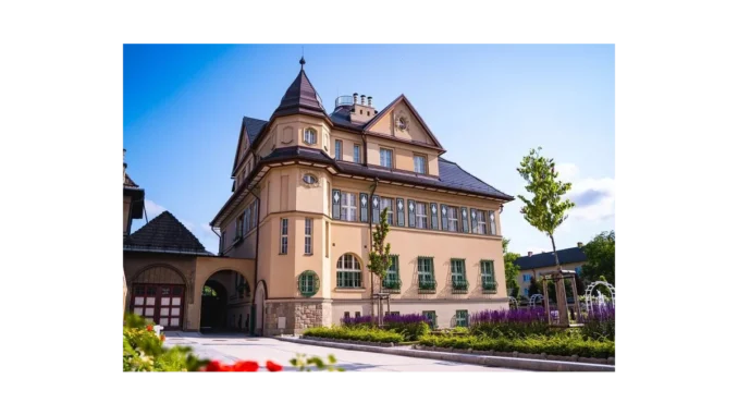 Vila Grossmann v Ostravě s novým elegantním mobiliářem