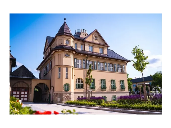 Vila Grossmann v Ostravě s novým elegantním mobiliářem