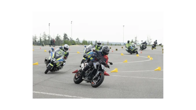 Učme se přežít: Kurzy pro motorkáře 2026