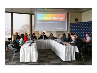 Debata o vízech pro studenty na NEWTON vysoké škole