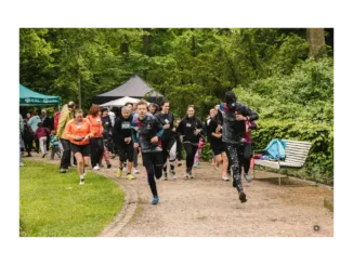 Podpořte osamělé seniory s ADRA během May 2026