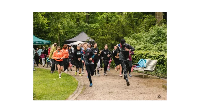 Podpořte osamělé seniory s ADRA během May 2026