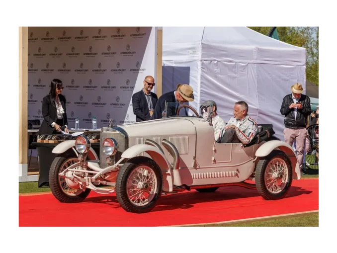 Automobilové klenoty na přehlídce v srdci Prahy