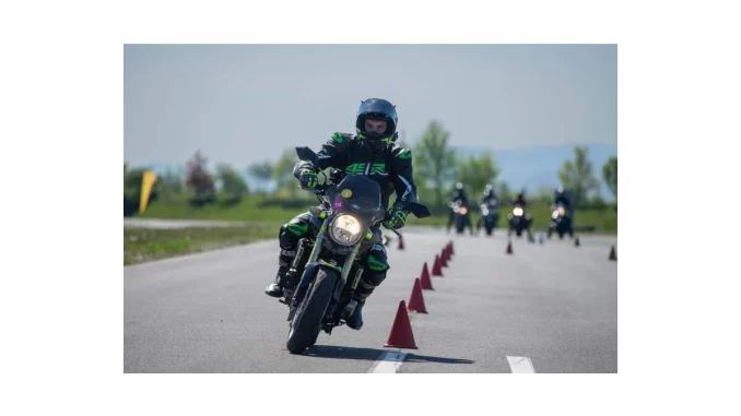 Motorkáři si přejí více praxe než teorie
