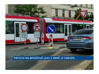 Horkovody na Benešově ulici v Brně zpožďují provoz